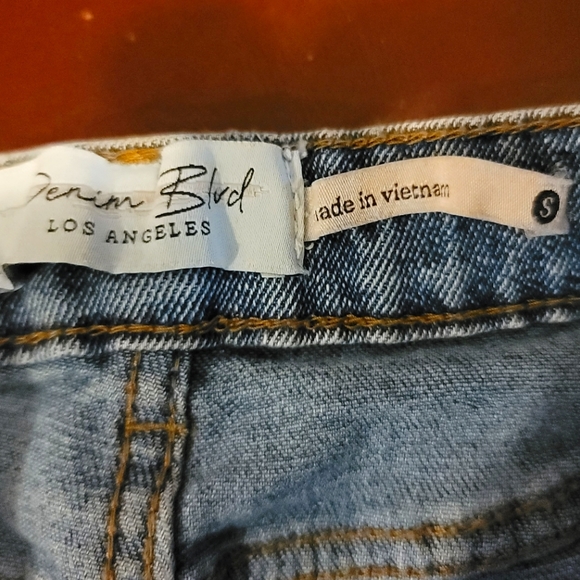 New (no tags) Denim Blue Pleated Stretch Skinny Jeans w/ankle Bow Design (S-M) - Picture 5 of 9